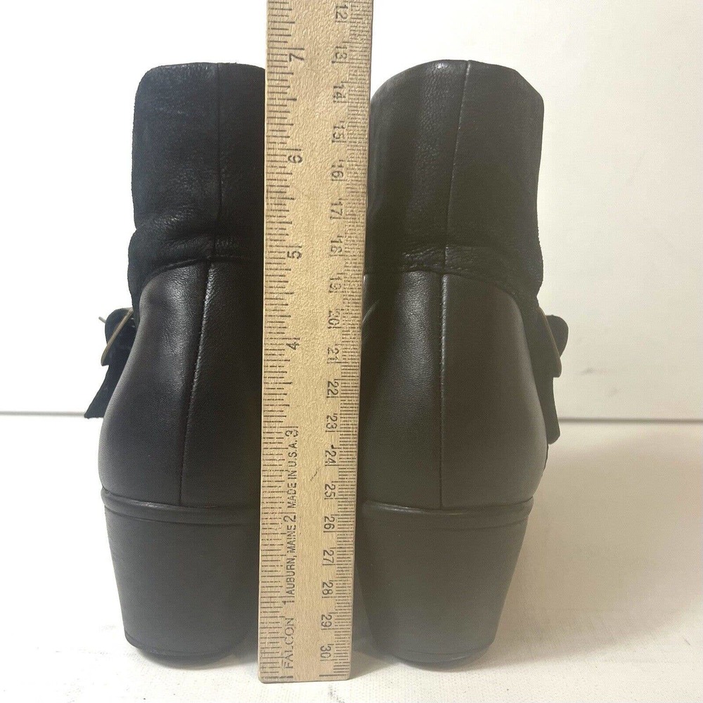 Clarks Black Leather Ankle Bootie Women's Sz 8 N Heeled Comfort Casual Zip Boots - Picture 8 of 10